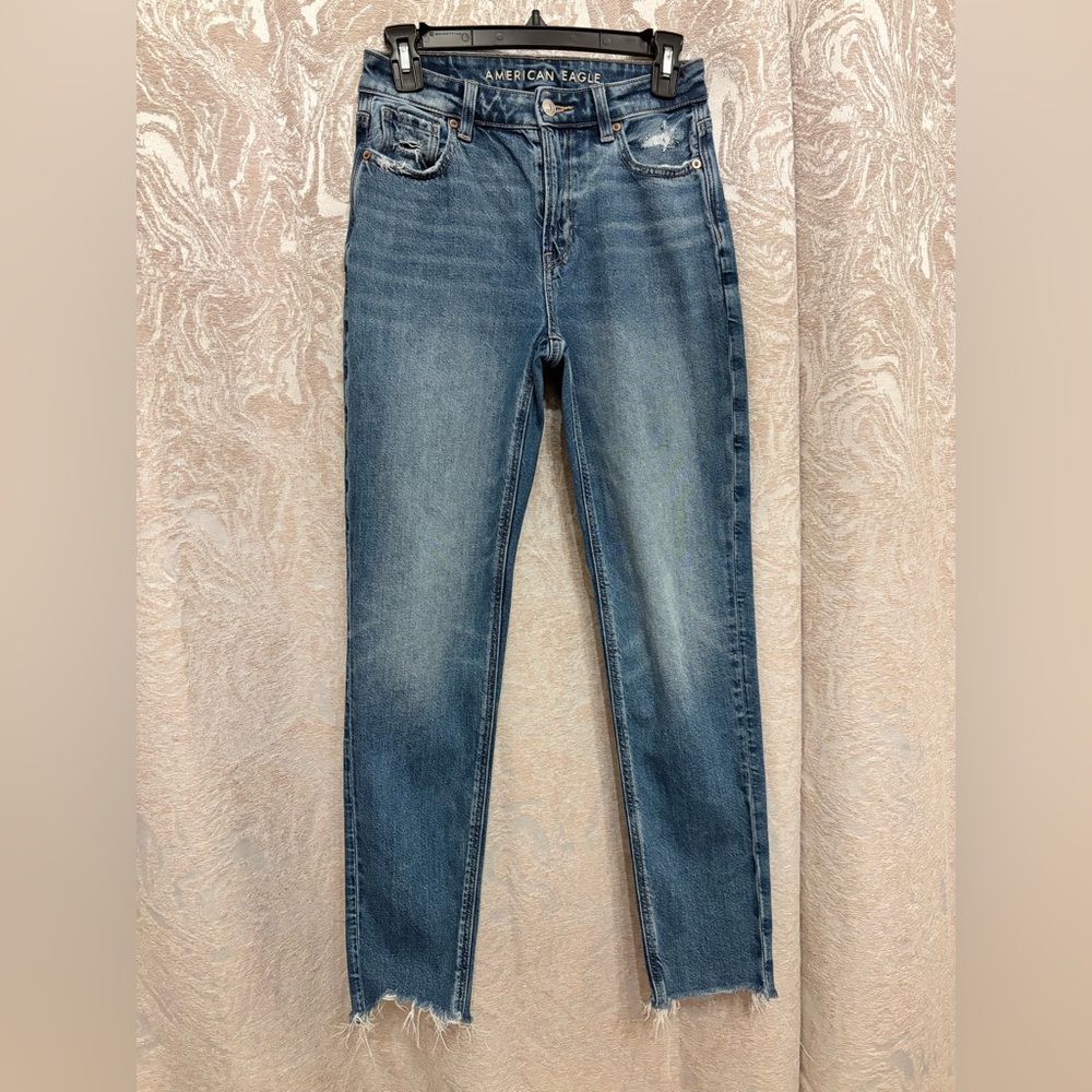 ❌SOLD❌ American Eagle Dark Denim Mom Jeans | Size 0 | High-Waisted | Non-Ripped
